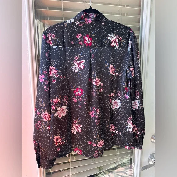 Laundry by Shelli Segal $89 Black Floral V-neck Tie Blouse - Picture 9 of 10